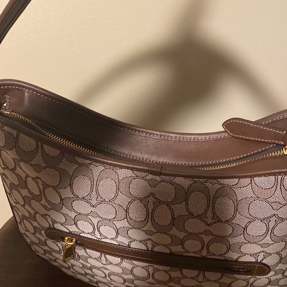 Coach - Picture 4 of 12